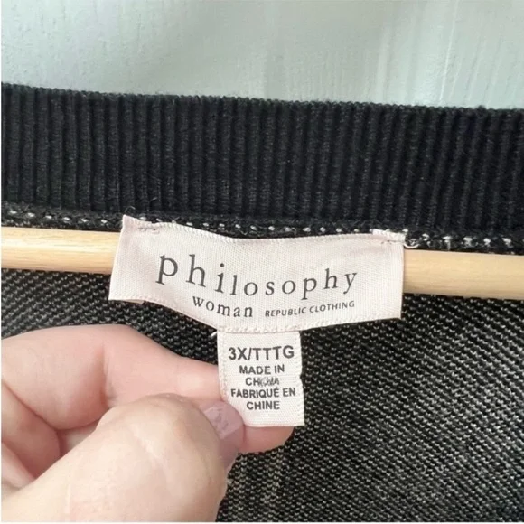 Prologue Window Pane V-neck Sweater - Picture 6 of 6